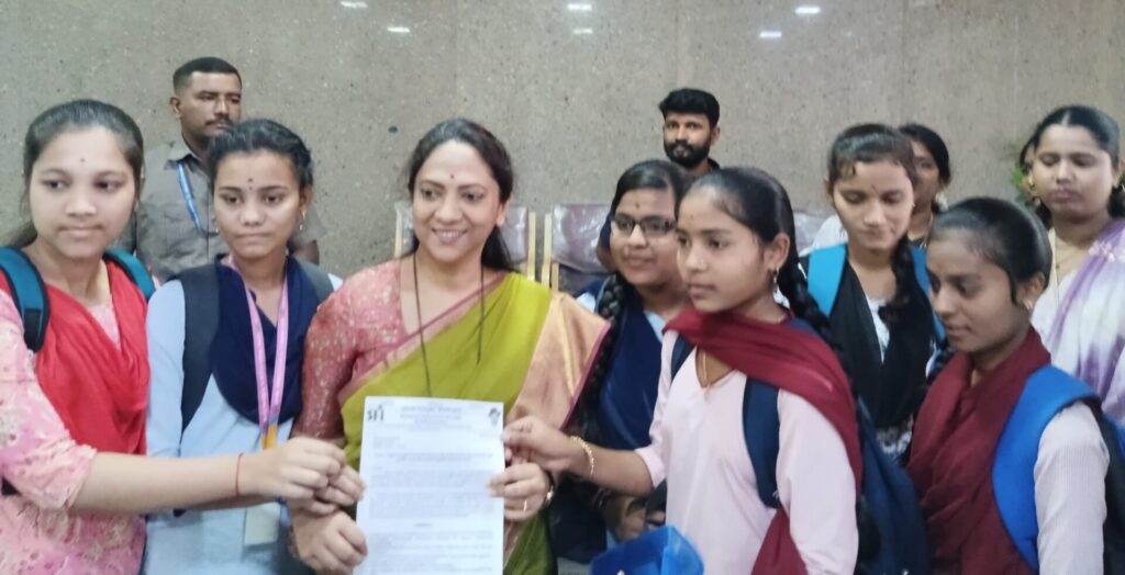 ಹಾವೇರಿ| ಮಹಿಳಾ ಆಯೋಗದ ಅಧ್ಯಕ್ಷರಿಗೆ ಎಸ್‌ ಎಪ್‌ ಐ ಮನವಿ