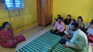 ಚಿತ್ರದುರ್ಗ | ಮೃತ ವಿದ್ಯಾರ್ಥಿನಿ ವರ್ಷಿತಾ ಮನೆಗೆ ಎಸ್ಎಫ್ಐ ನಿಯೋಗ ಭೇಟಿ