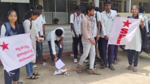 ಕಲಬುರಗಿ | UGC ಯ ಫಲಿತಾಂಶ ಪಠ್ಯಕ್ರಮದ ಕರಡುಗೆ SFI ವಿರೋಧ