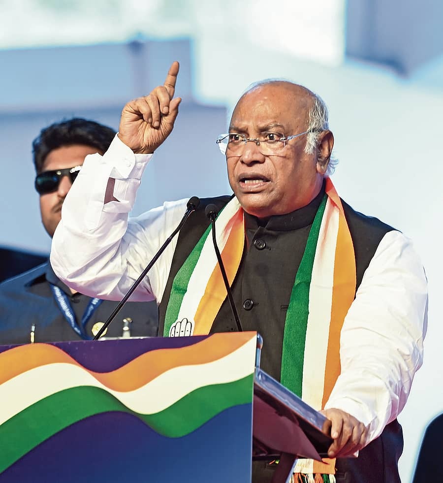 ಅಗತ್ಯ ವಸ್ತುಗಳ ಬೆಲೆ ಏರಿಕೆ: ‘ಅಚ್ಛೇ ದಿನ್’ ದುಬಾರಿಯಾಯಿತೆಂದು ಮೋದಿ ಸರ್ಕಾರದ ವಿರುದ್ಧ ಕಾಂಗ್ರೆಸ್ ವಾಗ್ದಾಳಿ