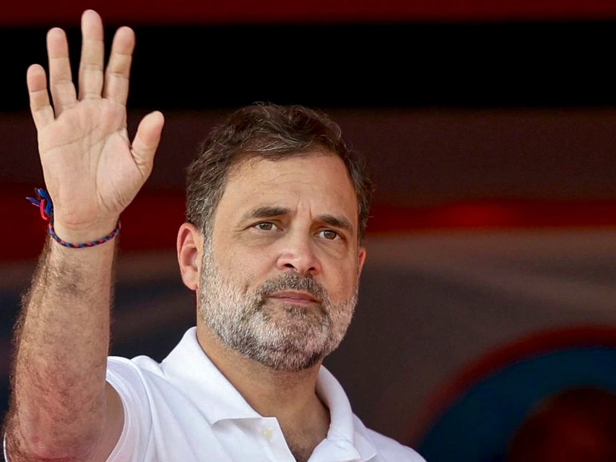 ಕಾಂಗ್ರೆಸ್‌ ಗ್ಯಾರಂಟಿ ಯೋಜನೆಗಳು: ಮಹಿಳೆಯರಿಗೆ ಉಚಿತ ಬಸ್‌, ವಿದ್ಯಾರ್ಥಿನಿಯರಿಗೆ ₹1,000!