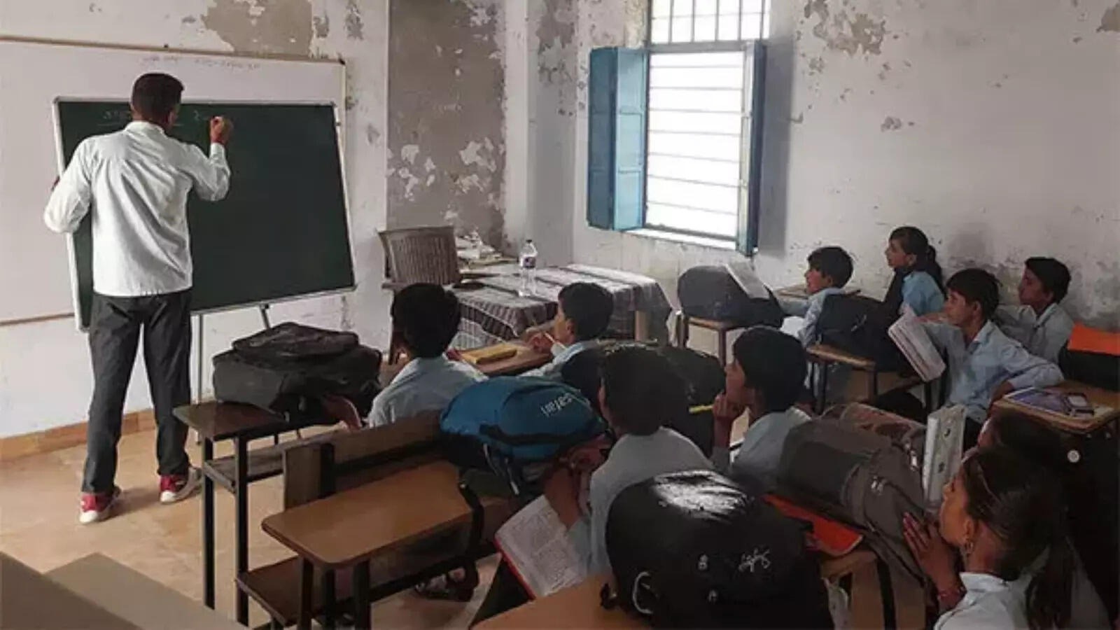 4 ತಿಂಗಳಿಂದ ವೇತನವಿಲ್ಲ: ಸಂಕಷ್ಟದಲ್ಲಿ ಅತಿಥಿ ಶಿಕ್ಷಕರು