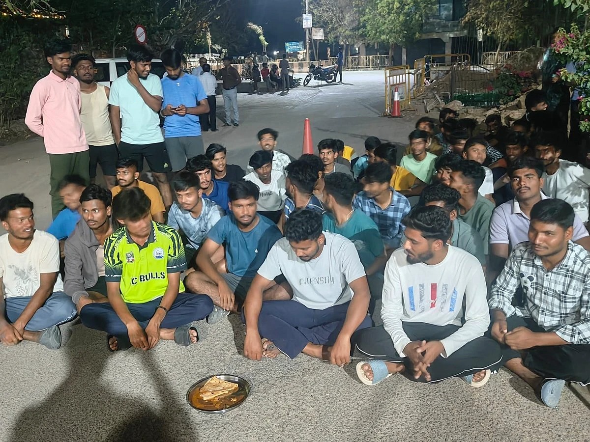 ಕೊಳೆತ ತರಕಾರಿ ಬಳಕೆ, ಊಟದಲ್ಲಿ ಜಿರಳೆ: ಎಸ್‌ಸಿ ವಸತಿ ನಿಲಯದ ವಿದ್ಯಾರ್ಥಿಗಳು ಪ್ರತಿಭಟನೆ