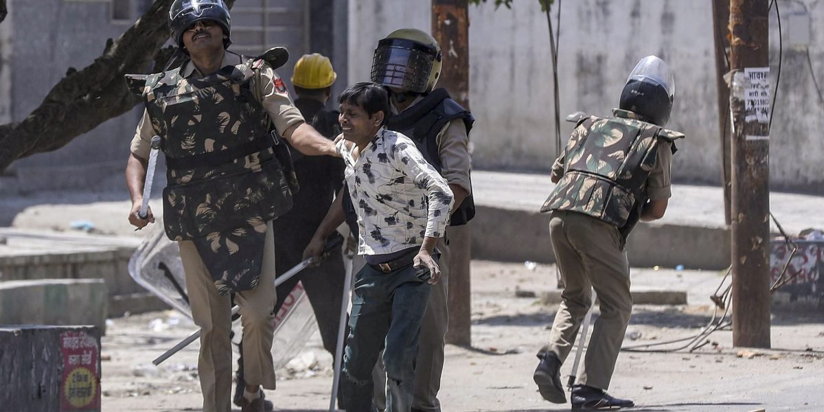 ಕಾರ್ಮಿಕರ ಪ್ರತಿಭಟನೆಗಳನ್ನು ಬೆಂಬಲಿಸಿ 300 ಕ್ಕೂ ಹೆಚ್ಚು ಕಲಾವಿದರು, ಬುದ್ಧಿಜೀವಿಗಳಿಂದ ಹೇಳಿಕೆ ಬಿಡುಗಡೆ