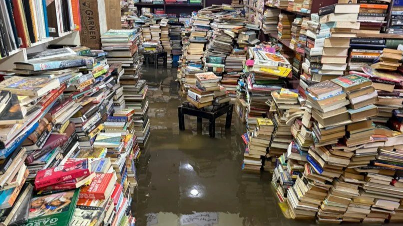 ಮಳೆ ಅವಾಂತರ: 5 ಸಾವಿರ ಪುಸ್ತಕ ನಾಶ, 750 ಮನೆಗಳಿಗೆ ನೀರು!