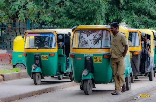 ಬೆಂಗಳೂರು| ಆಟೋ ಪ್ರಯಾಣ ದರ ಹೆಚ್ಚಿಸುವಂತೆ ಚಾಲಕರಿಂದ ಒತ್ತಾಯ