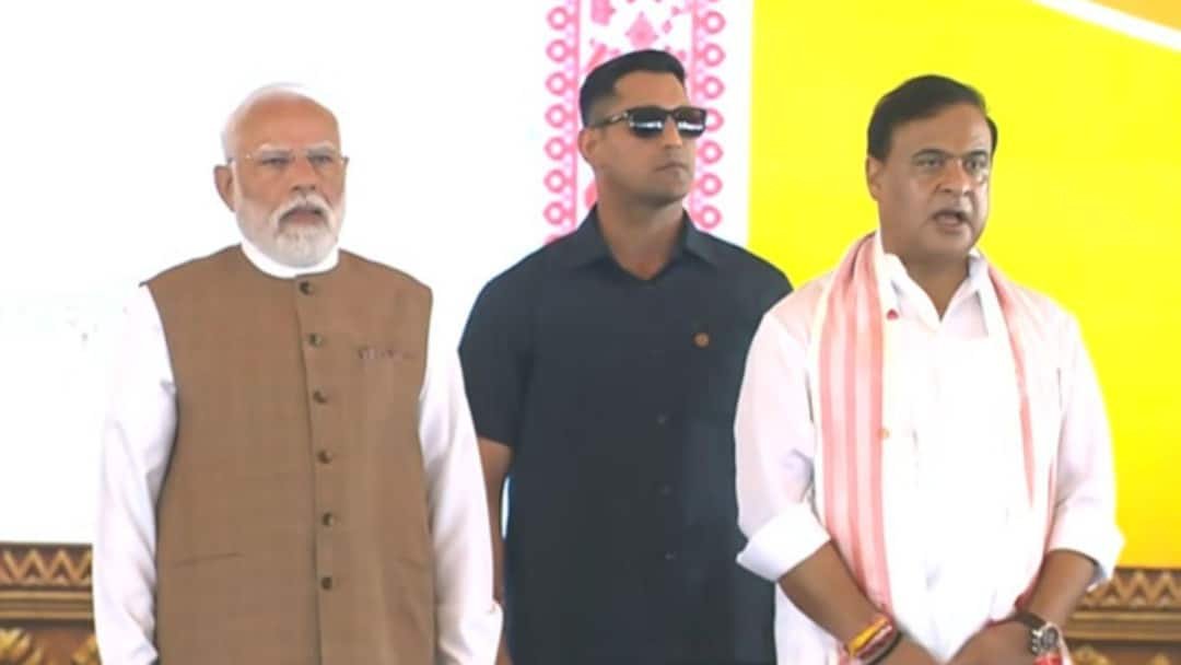 ಹಿಮಂತ ಬಿಸ್ವಾ ಶರ್ಮಾ ಅಸ್ಸಾಂ ಮುಖ್ಯಮಂತ್ರಿಯಾಗಿ ಪ್ರಮಾಣ ವಚನ ಸ್ವೀಕಾರ