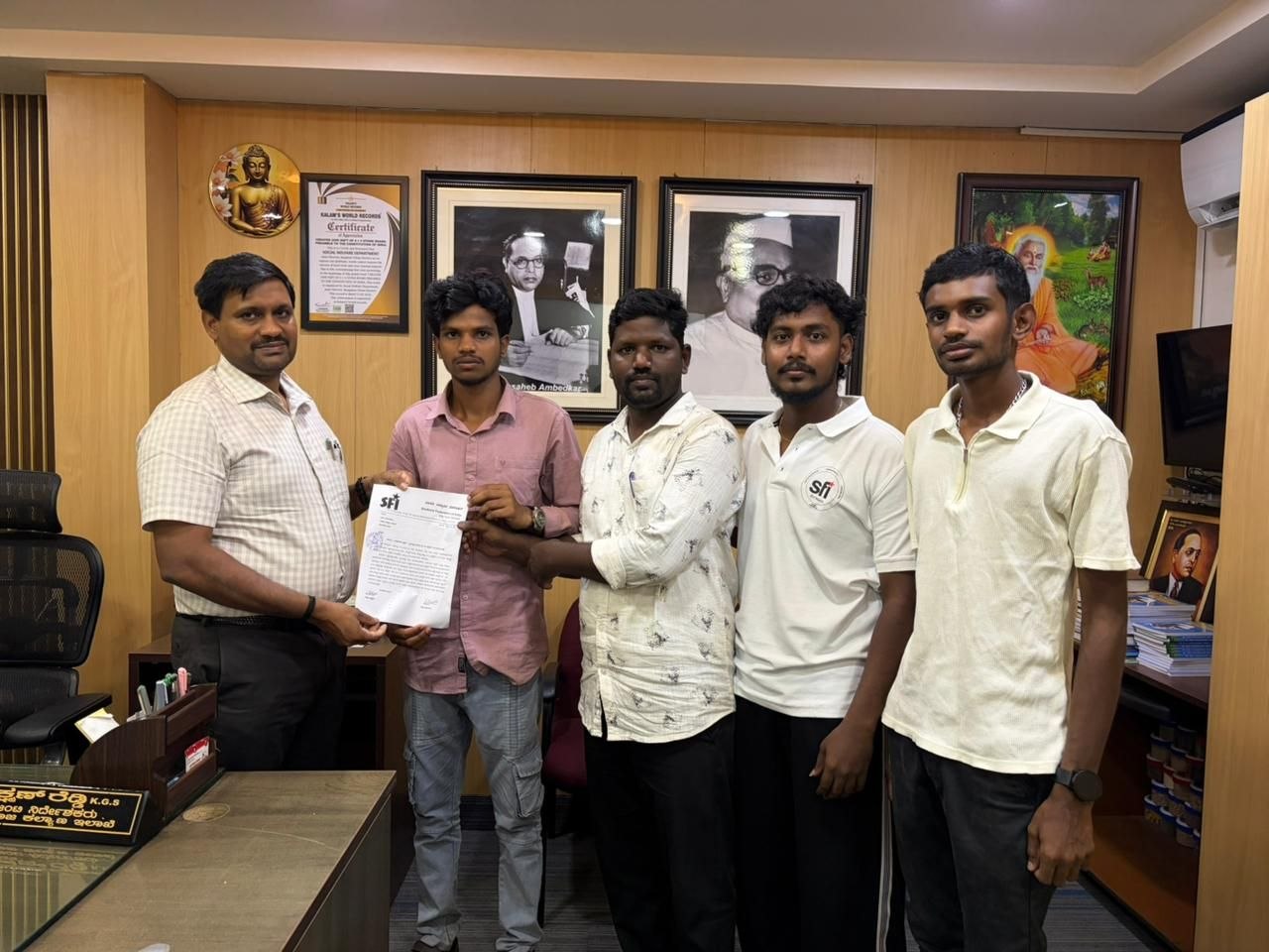 ಮಹಾರಾಣಿ ಕ್ಲಸ್ಟರ್ ವಿಶ್ವವಿದ್ಯಾಲಯದಲ್ಲಿ ಎಸ್‌ಸಿ/ಎಸ್‌ಟಿ ಹಾಸ್ಟೆಲ್‌ಗೆ ಆಗ್ರಹ