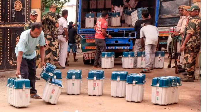 ಪಶ್ಚಿಮ ಬಂಗಾಳ ಚುನಾವಣೆ: ಸಿಸಿಟಿವಿ ಇಲ್ಲದೆ ಇವಿಎಂಗಳನ್ನು ಸ್ಟ್ರಾಂಗ್‌ರೂಮ್‌ಗೆ ಸಾಗಿಸಲಾಗಿದೆ – ಟಿಎಂಸಿ ಆರೋಪ, ತನಿಖೆಗೆ ಒತ್ತಾಯ