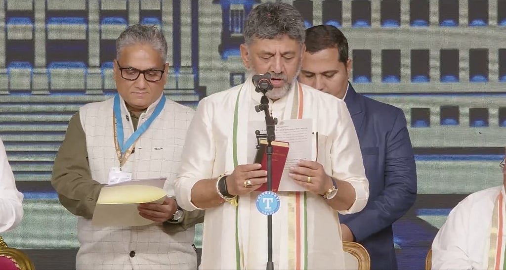 ಬೆಂಗಳೂರು| ಡಿ.ಕೆ. ಶಿವಕುಮಾರ್ ಮುಖ್ಯಮಂತ್ರಿಯಾಗಿ ಪ್ರಮಾಣವಚನ ಸ್ವೀಕಾರ