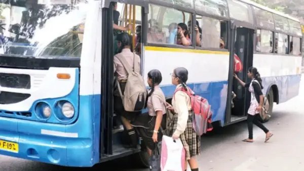 ಉಚಿತ ಪಾಸ್ ಘೋಷಣೆ ಬಳಿಕ ಗೊಂದಲ: ವಿದ್ಯಾರ್ಥಿಗಳು ಟಿಕೆಟ್ ಖರೀದಿಸಿ ಪ್ರಯಾಣ
