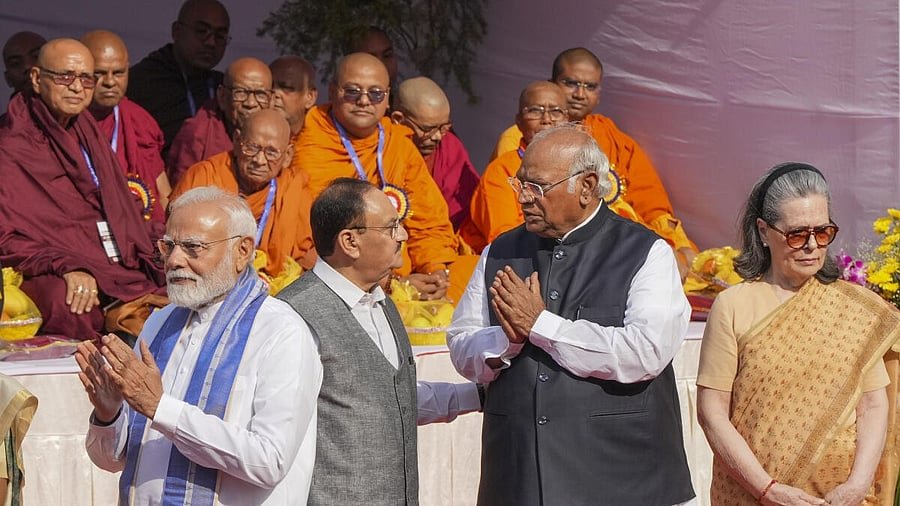 ನೆಹರೂ ದಾಖಲೆ ಮೀರಿದ ಮೋದಿ; 'ಅವಧಿಯಲ್ಲ, ಸಾಧನೆ ಹೇಳಿ' ಎಂದ ಕಾಂಗ್ರೆಸ್