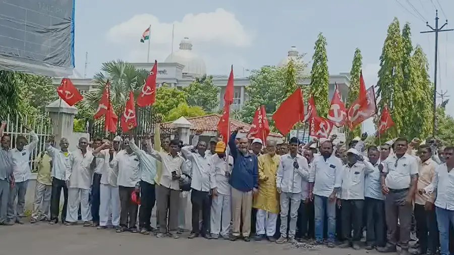 ಮಹಾರಾಷ್ಟ್ರ| ರೈತರ ಆಕ್ರೋಶ ತೀವ್ರ: ದೇವಸ್ಥಾನ ಭೂಮಿ ಮಸೂದೆ ಸ್ಥಗಿತದ ವಿರುದ್ಧ AIKS ಹೋರಾಟ