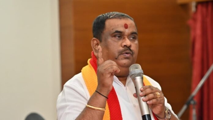ಕನ್ನಡ ಹಕ್ಕಿಗೆ ಧಕ್ಕೆ: ಎನ್‌ಸಿಇಆರ್‌ಟಿ ವಿರುದ್ಧ ಕರವೇ ಆಕ್ರೋಶ