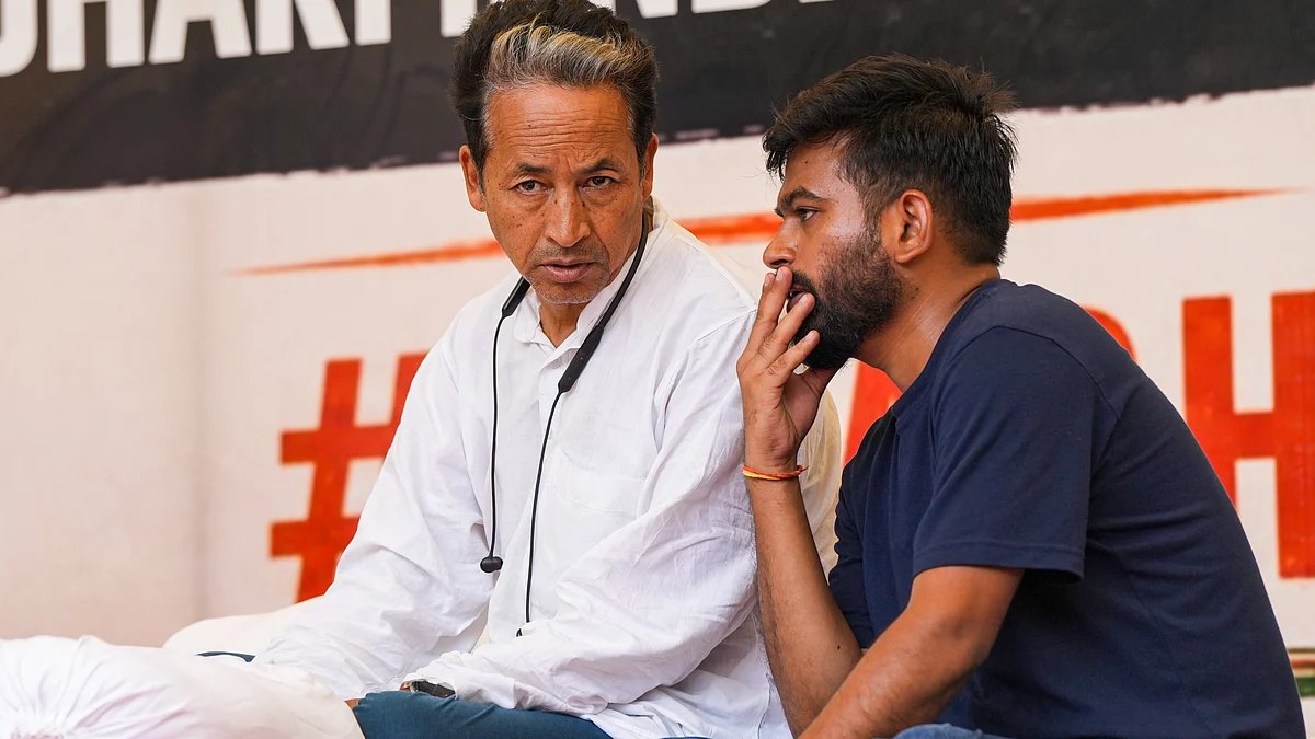 ಉಪವಾಸದ 15ನೇ ದಿನ: ಸೋನಂ ವಾಂಗ್ಚುಕ್ ಆರೋಗ್ಯ ಗಂಭೀರ