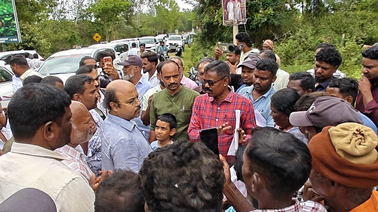ಆದಿವಾಸಿಗಳಿಗೆ ಭೂಮಿ, ವಸತಿ, ಪೌಷ್ಟಿಕ ಆಹಾರ ನೀಡಿ: ಸರ್ಕಾರಕ್ಕೆ ಹಕ್ಕೊತ್ತಾಯ