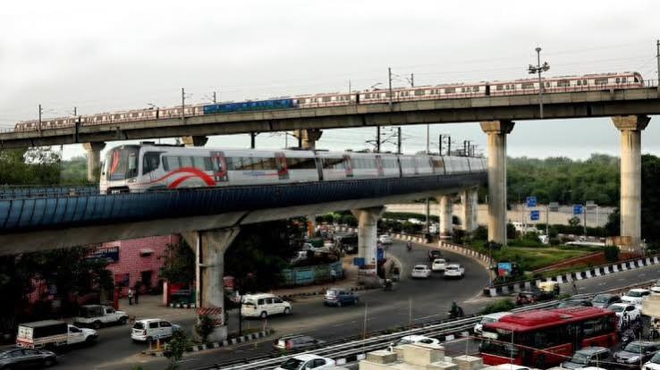 ಮೆಟ್ರೋ ಬೇಕೋ, ಕಾಂಕ್ರೀಟ್ ರಸ್ತೆ ಬೇಕೋ? ಬೆಂಗಳೂರಿನ ಐಟಿ ಕಾರಿಡಾರ್‌ನಲ್ಲಿ ಧೂಳು, ಟ್ರಾಫಿಕ್‌ ಕಿರಿಕಿರಿ