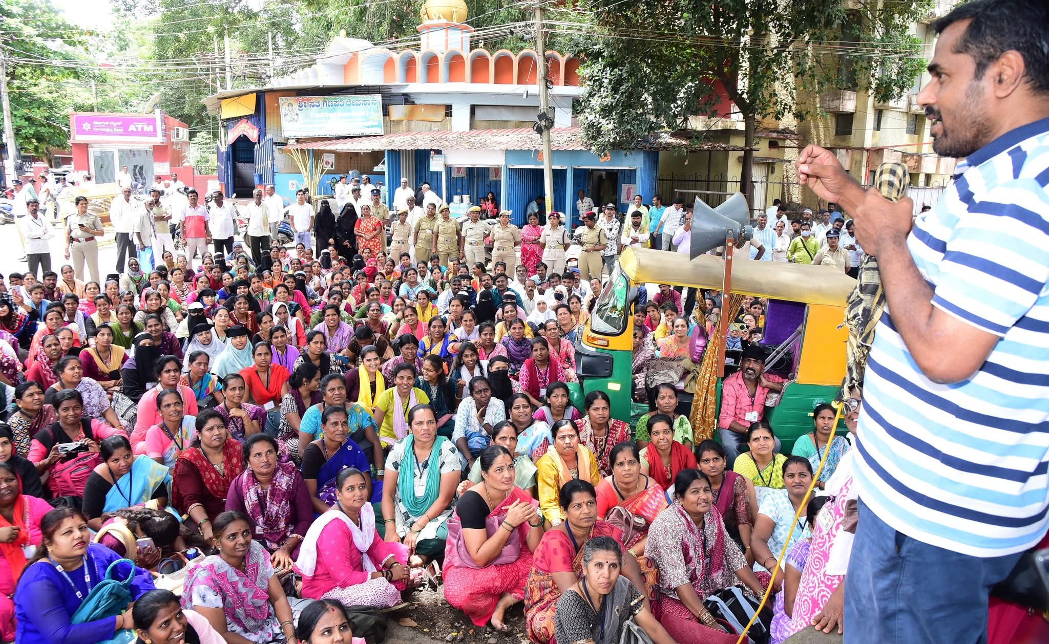 ಹೊಸ ಪಿಎಫ್‌ ನಿಯಮ ವಿರೋಧಿಸಿ ಗಾರ್ಮೆಂಟ್ಸ್‌ ಕಾರ್ಮಿಕರ ಬೃಹತ್ ಪ್ರತಿಭಟನೆ