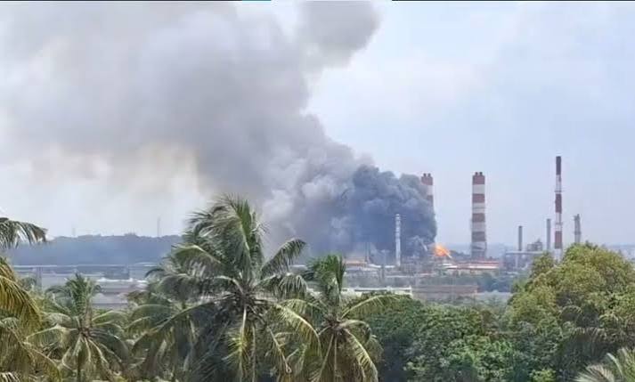 ಮಂಗಳೂರು| ಎಂಆರ್‌ಪಿಎಲ್‌ನಲ್ಲಿ ಭಾರಿ ಸ್ಫೋಟ; ದಟ್ಟ ಹೊಗೆ, ಹಲವರಿಗೆ ಗಾಯ - ಸಮಗ್ರ ತನಿಖೆಗೆ ಡಿವೈಎಫ್ಐ ಒತ್ತಾಯ