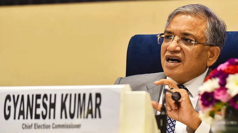 ಎಸ್‌ಐಆರ್‌ ರದ್ದುಪಡಿಸಿ, ಸಿಇಸಿ ಜ್ಞಾನೇಶ್‌ ಕುಮಾರ್‌ ವಜಾಗೊಳಿಸಿ: ಪ್ರತಿಪಕ್ಷಗಳ ಒಕ್ಕೊರಲ ಆಗ್ರಹ