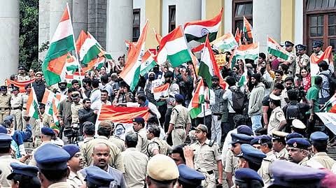 ಜನಚಳವಳಿಯಾಗಿ ವಿಸ್ತರಿಸಿದ ಎಸ್‌ಐಆರ್‌ ವಿರೋಧಿ ಹೋರಾಟ; ರಾಜ್ಯದ 25ಕ್ಕೂ ಹೆಚ್ಚು ಜಿಲ್ಲೆಗಳಲ್ಲಿ ಪ್ರತಿಭಟನೆ