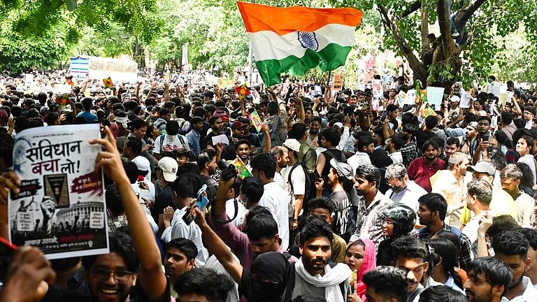 ಬಿಚ್‌ಚಾಟ್‌ಗೆ ಕೇಂದ್ರದ ಕಡಿವಾಣ: ನಿರ್ಬಂಧದ ನಡುವೆಯೂ ಬಳಕೆ ತಡೆಯುವುದು ಏಕೆ ಕಷ್ಟ?